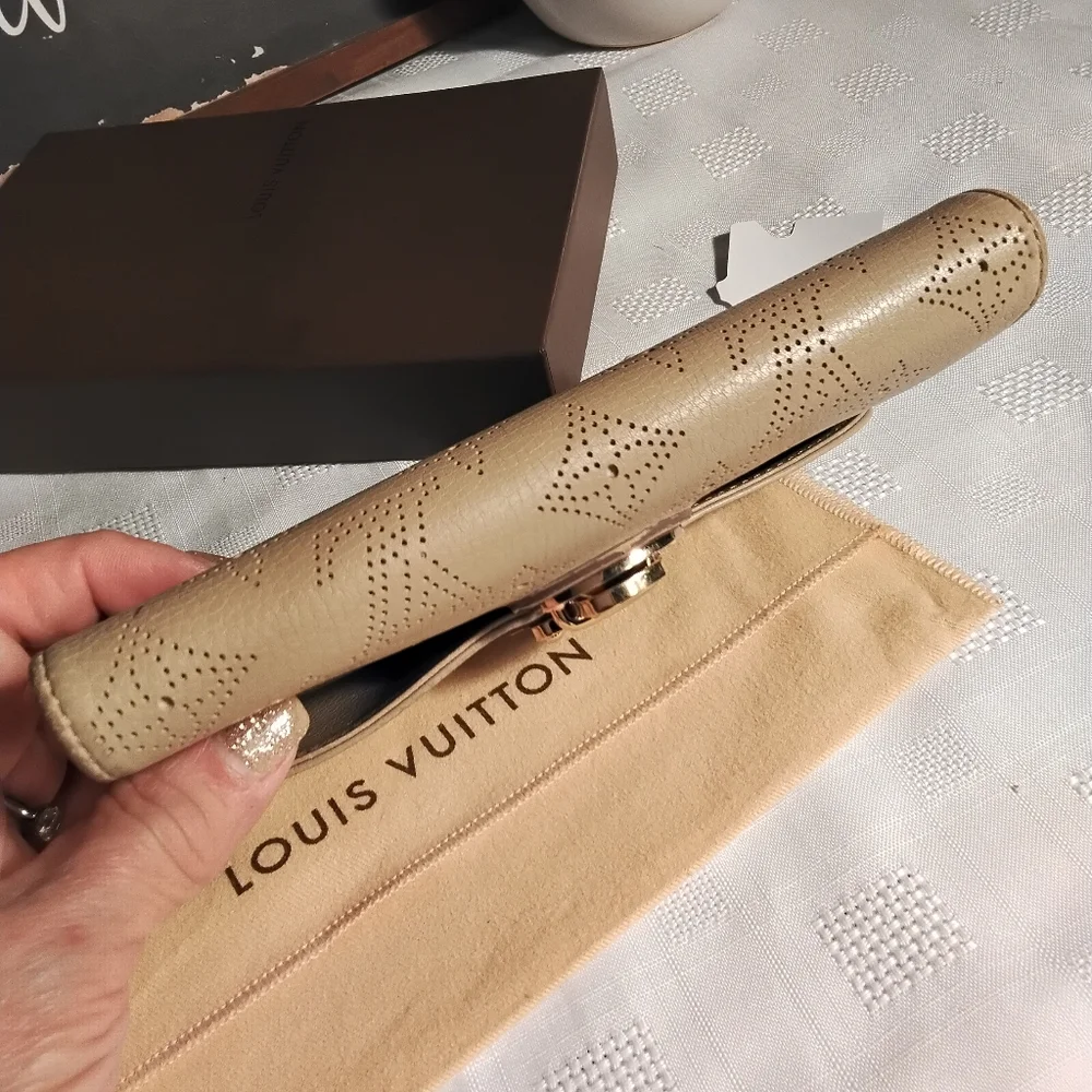 Louis Vuitton Amelia Mahina Wallet full inclusion with COA - Picture 13 of 16